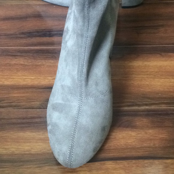 New!!!! BCBG pull on suede booties - Picture 6 of 8